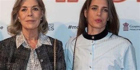 camicia a pois donna chanel|La camicia a righe di Charlotte Casiraghi alla sfilata Chanel per la .